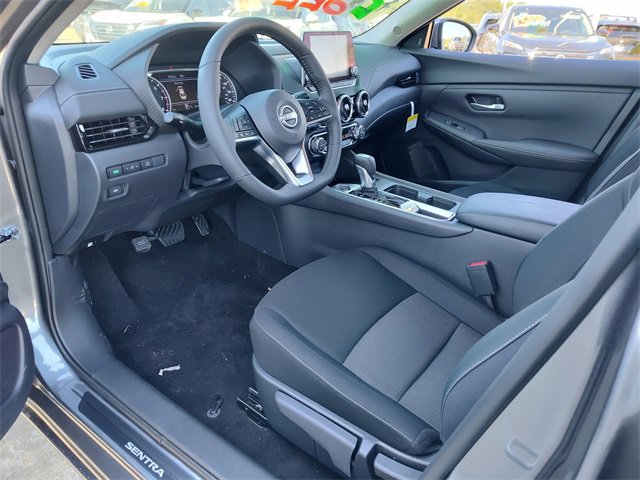 2025 Nissan Sentra SV photo 2