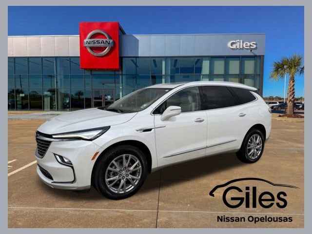 2023 Buick Enclave Essence's photo