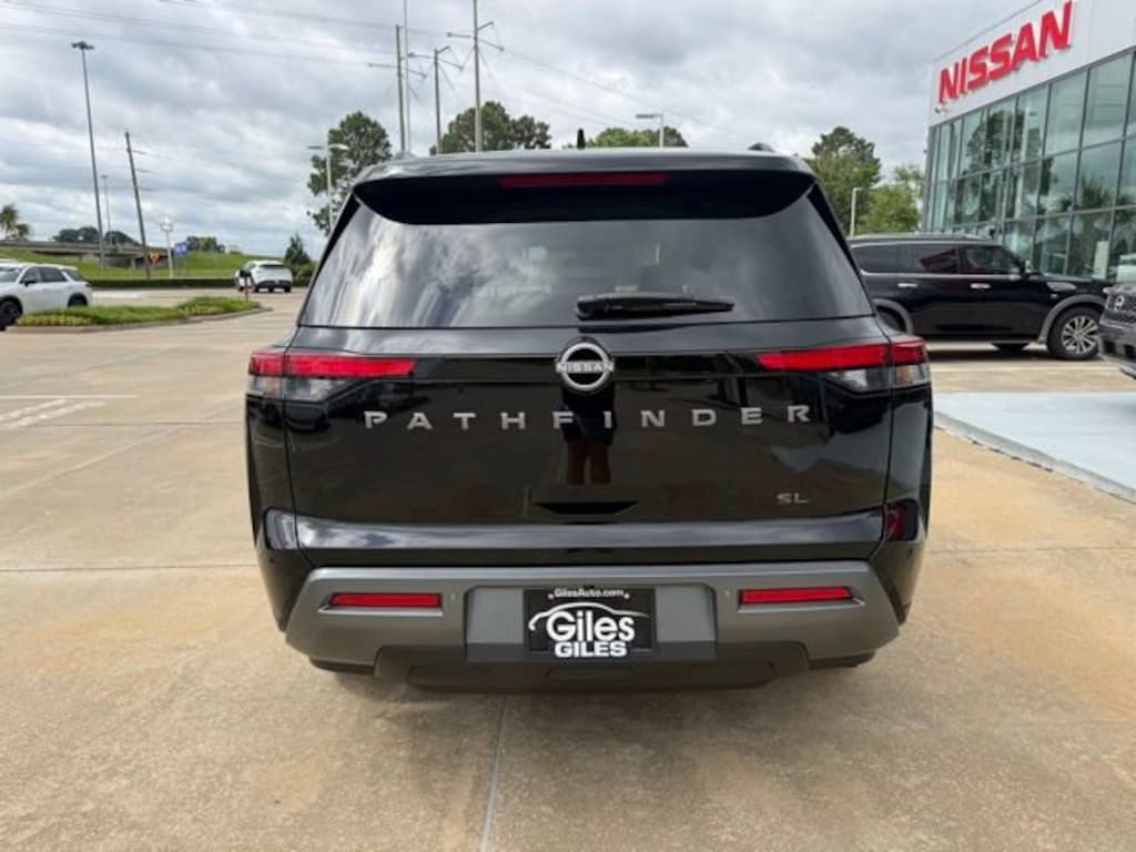 New 2026 Nissan Pathfinder SL SUV