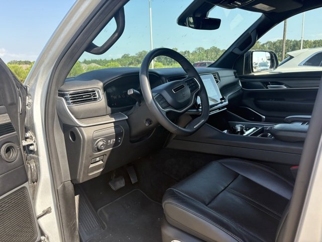 2023 Jeep Wagoneer L Series II photo 2