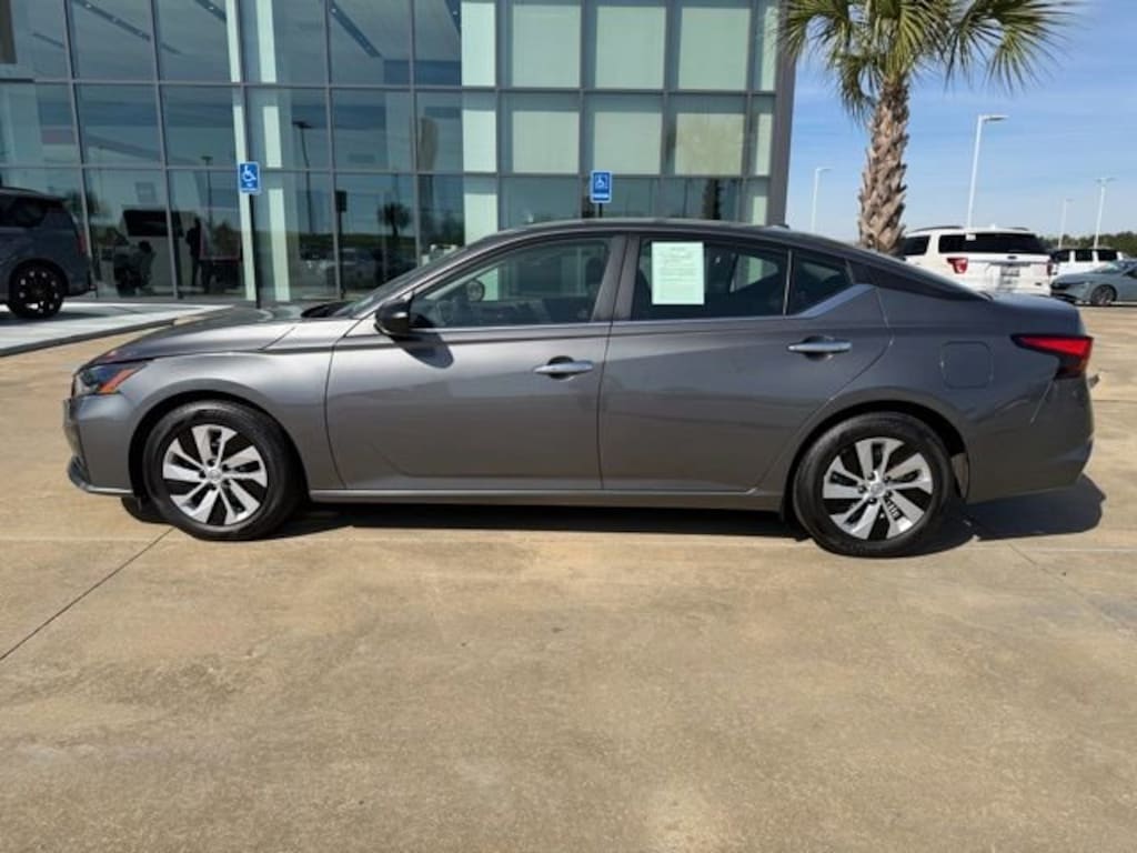 Used 2025 Nissan Altima S Sedan