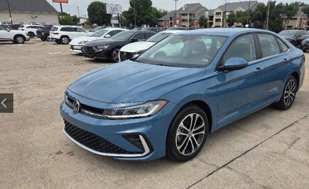 Used 2025 Volkswagen Jetta 1.5T SE Sedan