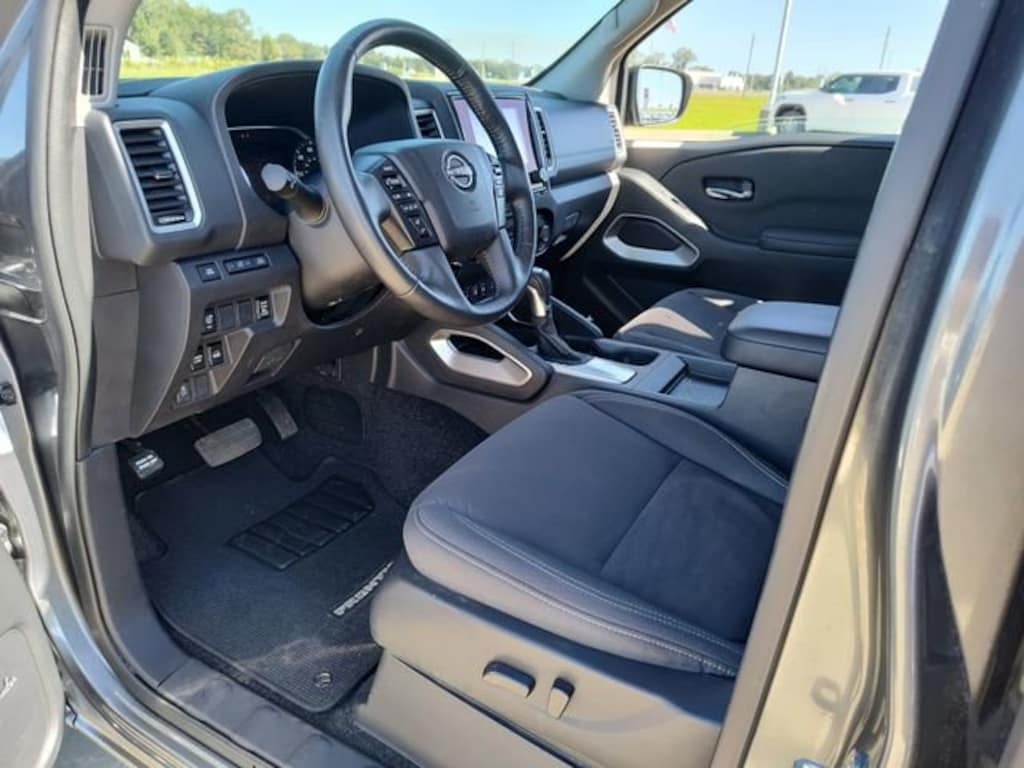 Used 2024 Nissan Frontier SV Truck Crew Cab