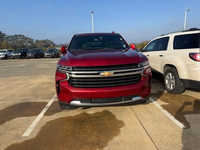 2021 Chevrolet Suburban LT's photo