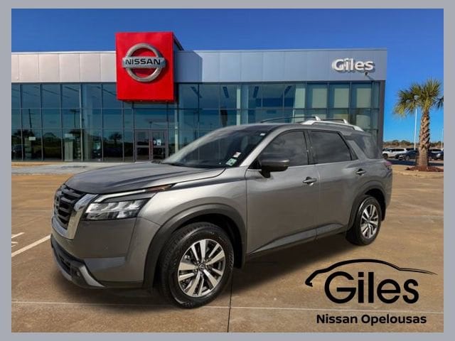 2023 Nissan Pathfinder SL's photo