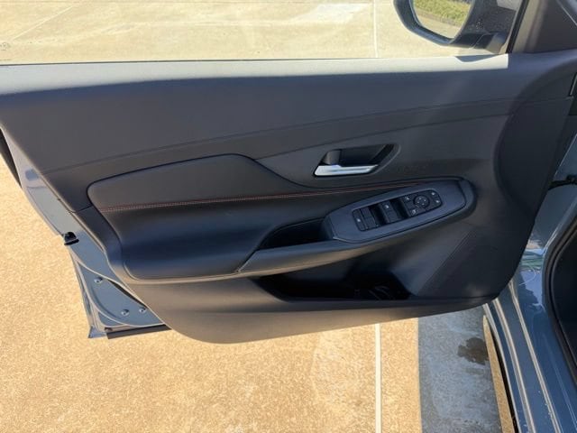 2026 Nissan Sentra SR - Photo 13