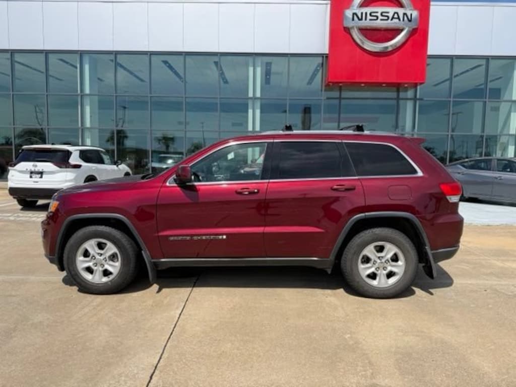 Used 2017 Jeep Grand Cherokee Laredo RWD SUV