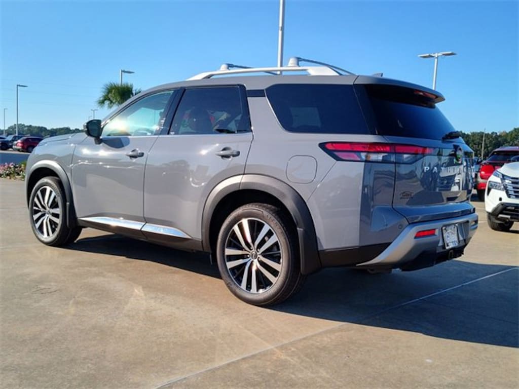 New 2025 Nissan Pathfinder Platinum SUV