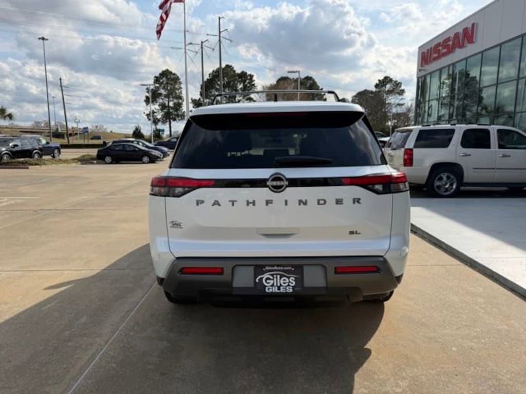 New 2026 Nissan Pathfinder SL SUV