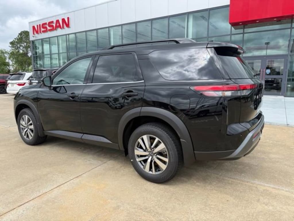 New 2026 Nissan Pathfinder SL SUV