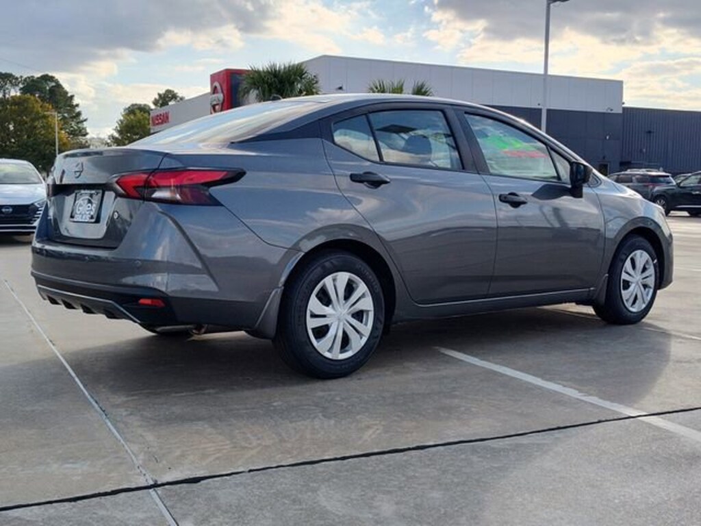 New 2025 Nissan Versa 1.6 S Sedan