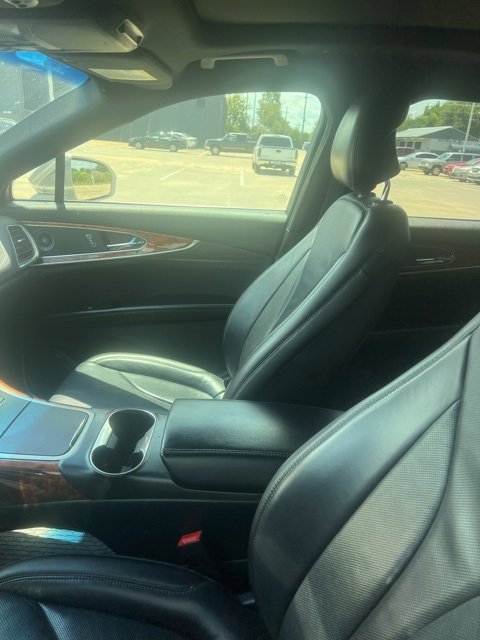 2019 Lincoln Nautilus Reserve photo 3