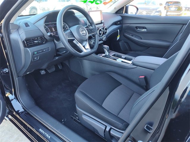 2025 Nissan Sentra SV photo 2