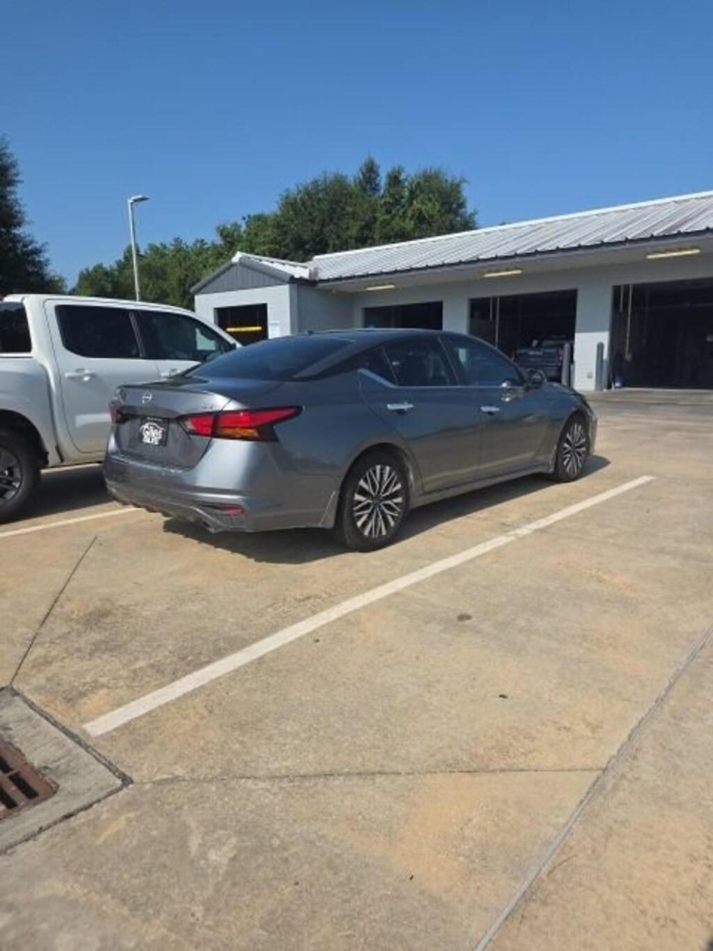 Used 2023 Nissan Altima 2.5 SV Sedan