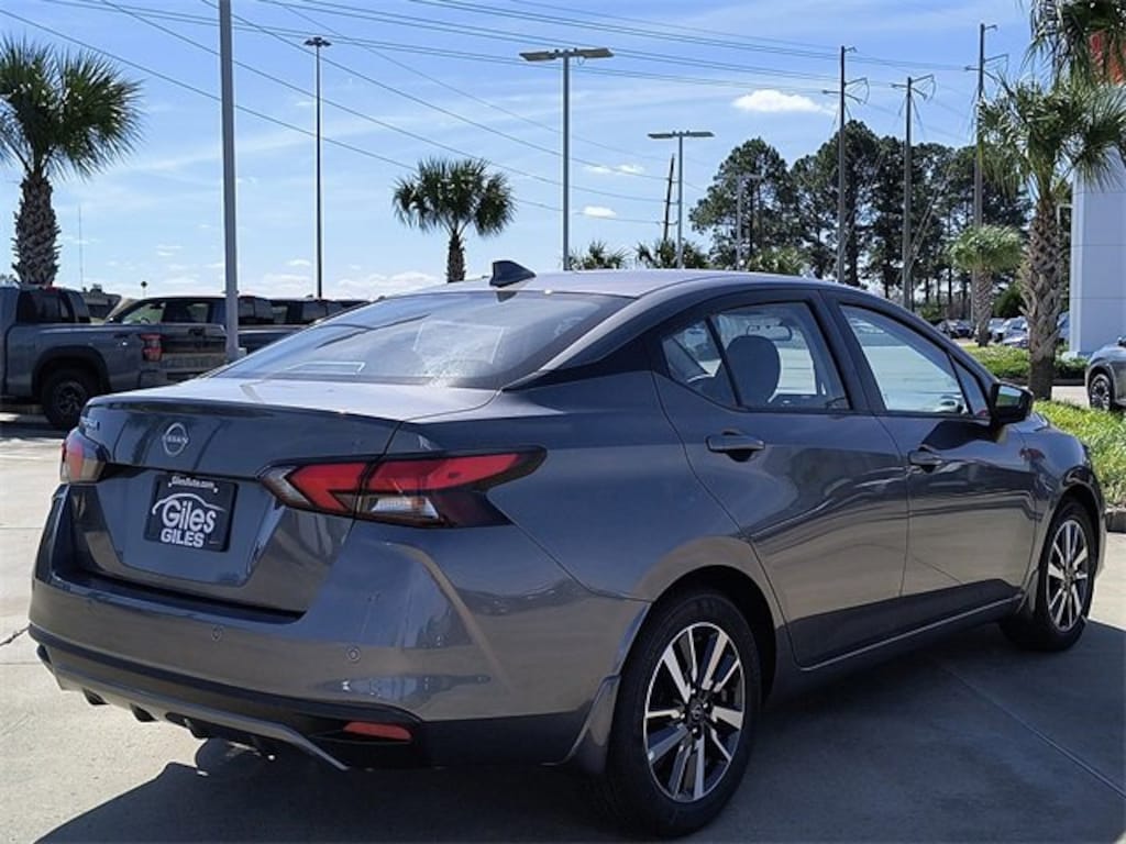 New 2025 Nissan Versa 1.6 SV Sedan