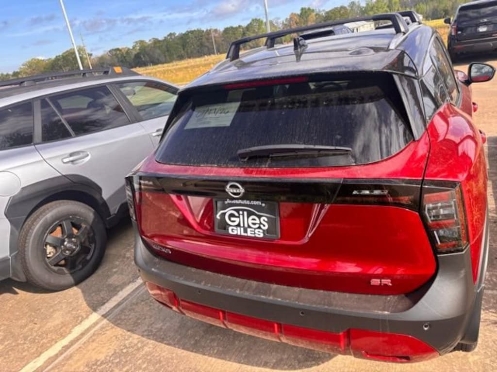 Used 2025 Nissan Kicks SR SUV