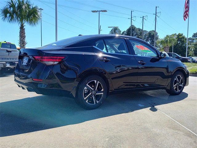 2025 Nissan Sentra SV photo 4