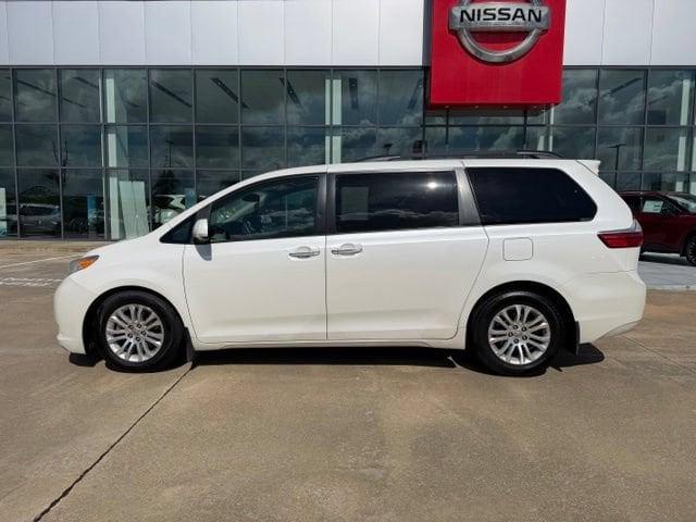 Used 2016 Toyota Sienna XLE Premium with VIN 5TDYK3DC1GS742675 for sale in Opelousas, LA