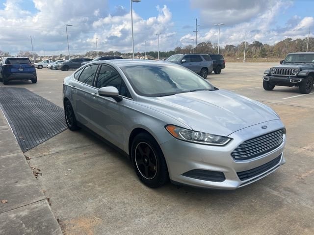 2016 Ford Fusion S's photo