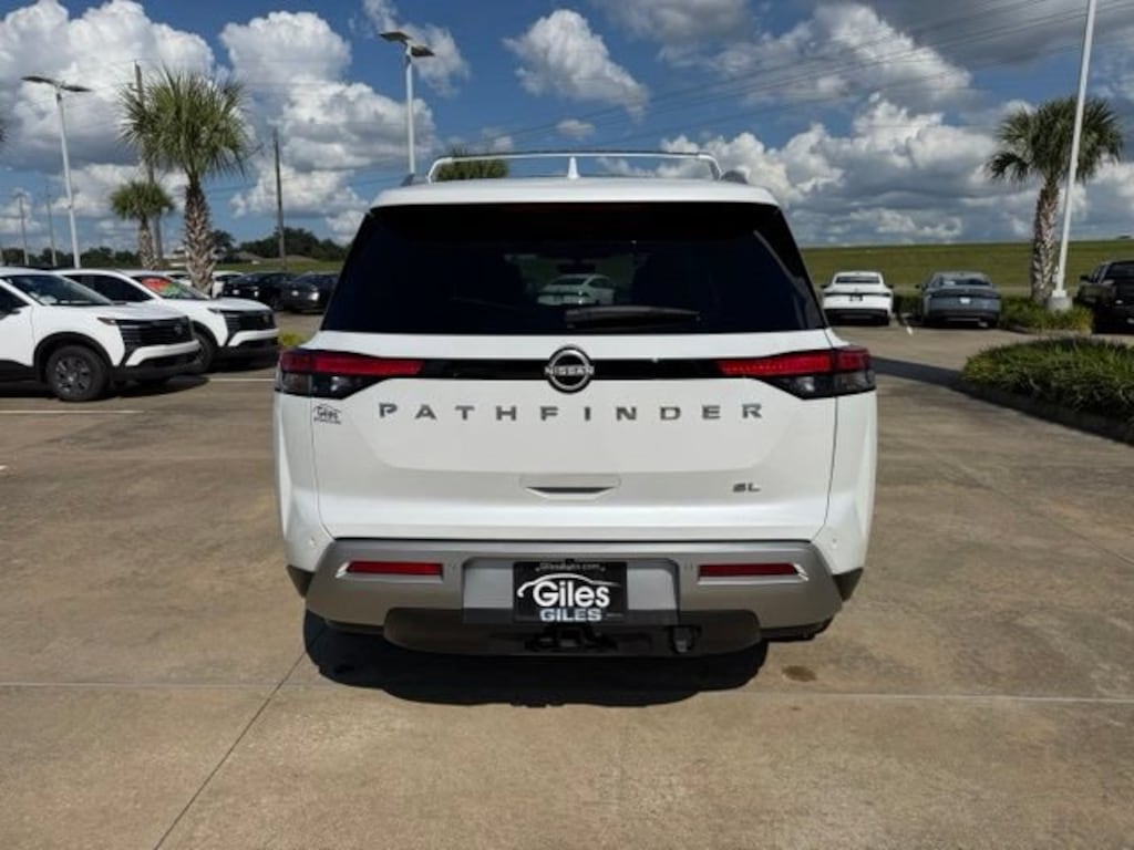 Used 2025 Nissan Pathfinder SL SUV