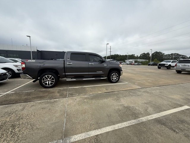 2017 Toyota Tundra SR5 photo 3