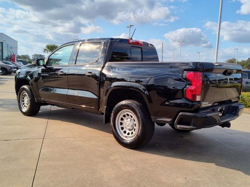 Used 2025 Chevrolet Colorado WT Truck Crew Cab