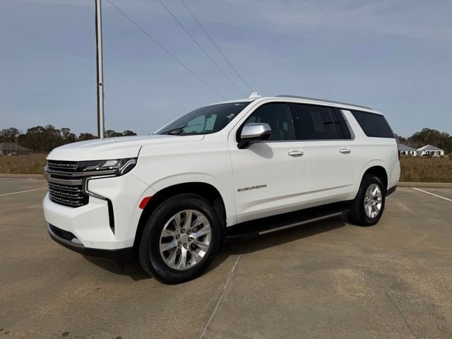 2023 Chevrolet Suburban Premier's photo