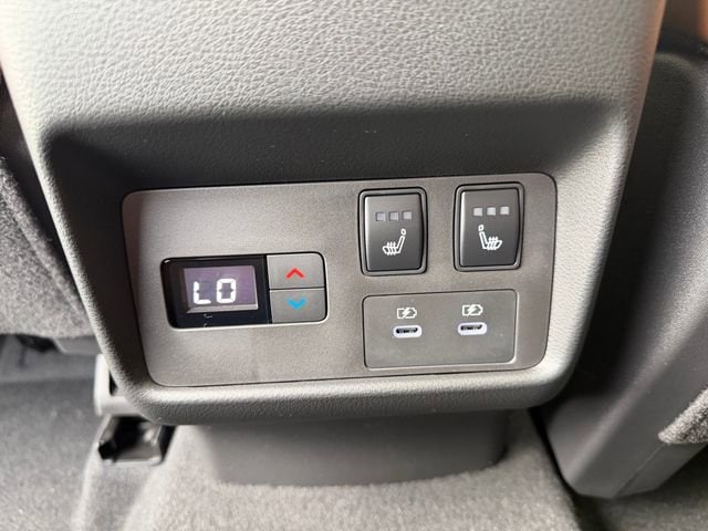 2026 Nissan Rogue Platinum - Photo 16