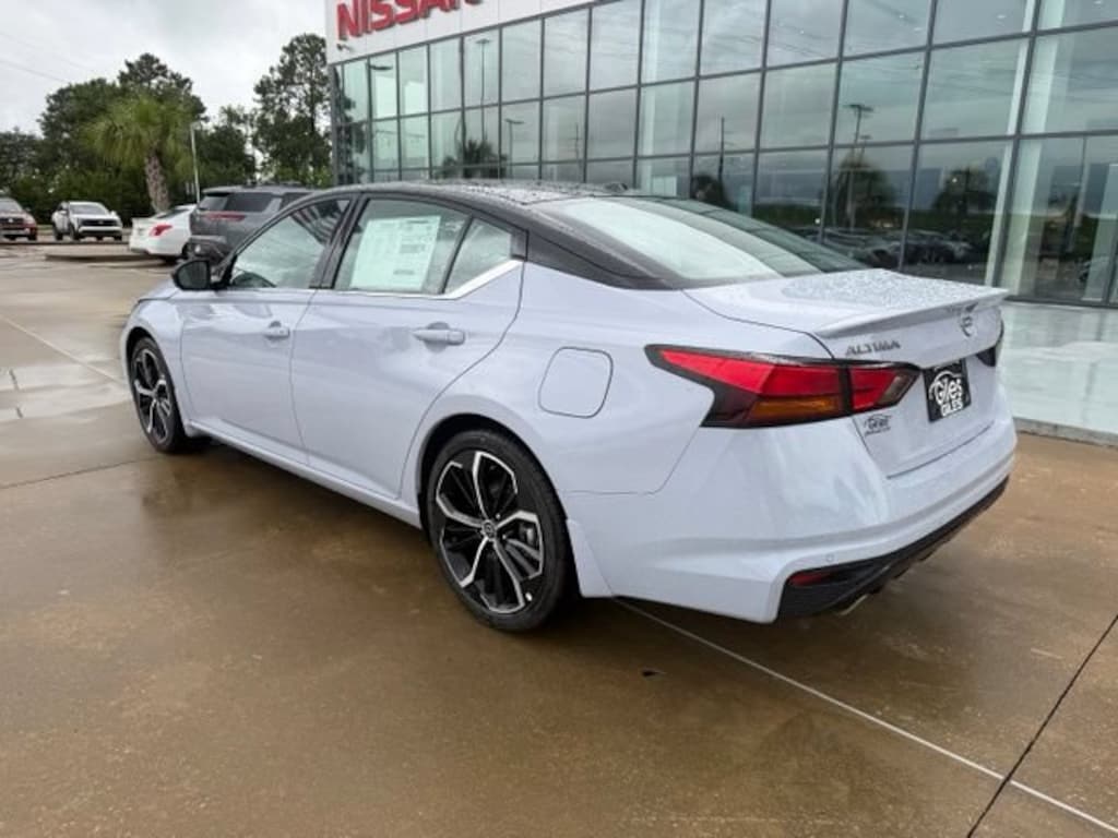 New 2026 Nissan Altima SR Sedan