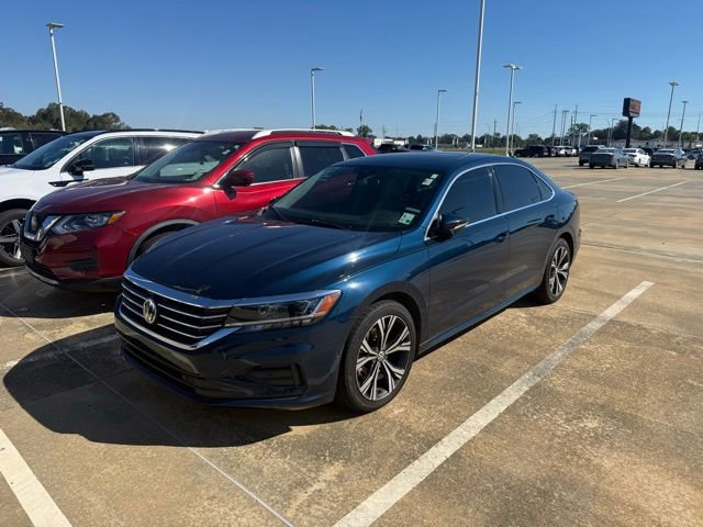 2020 Volkswagen Passat 2.0T SEL photo 2