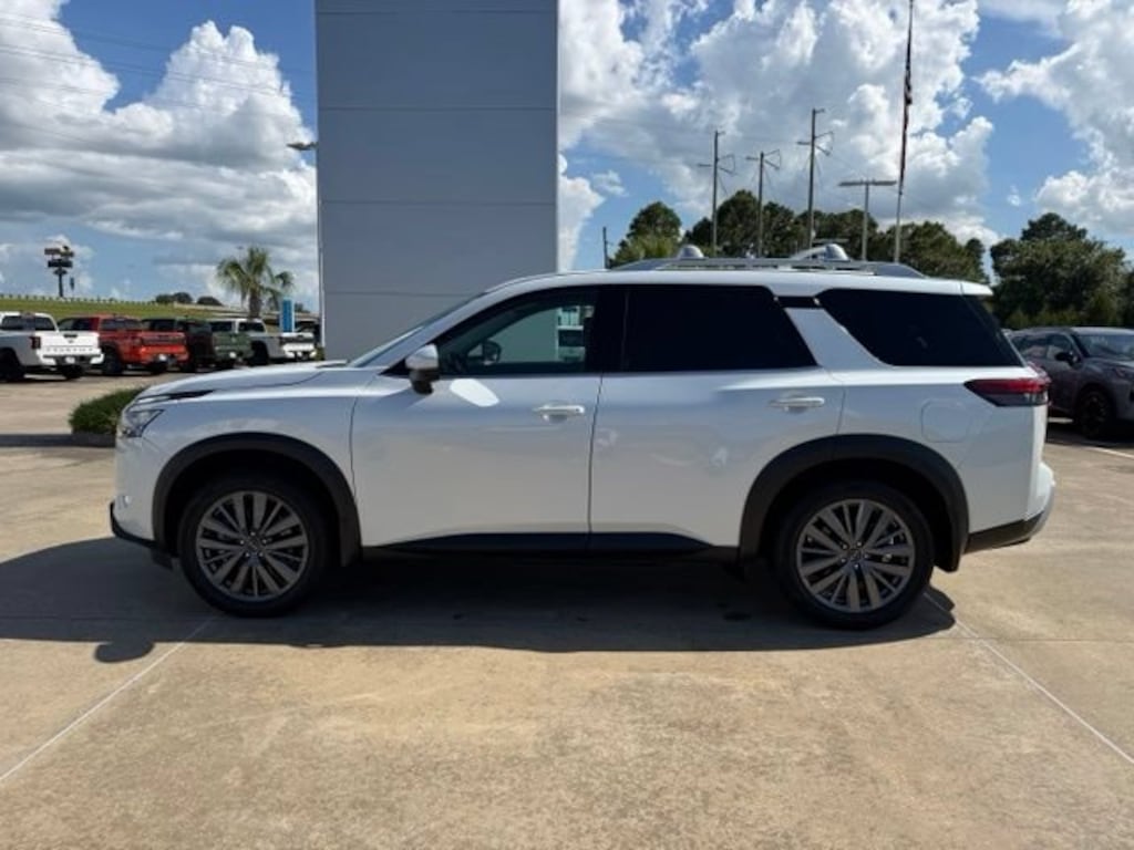 Used 2025 Nissan Pathfinder SL SUV