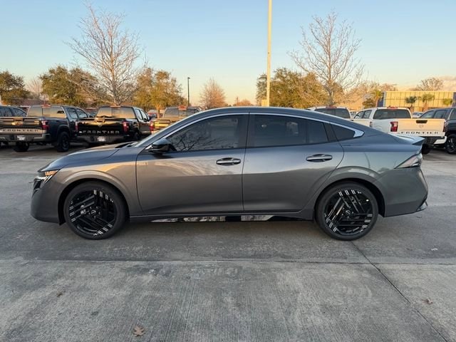 2026 Nissan Sentra SR - Photo 2