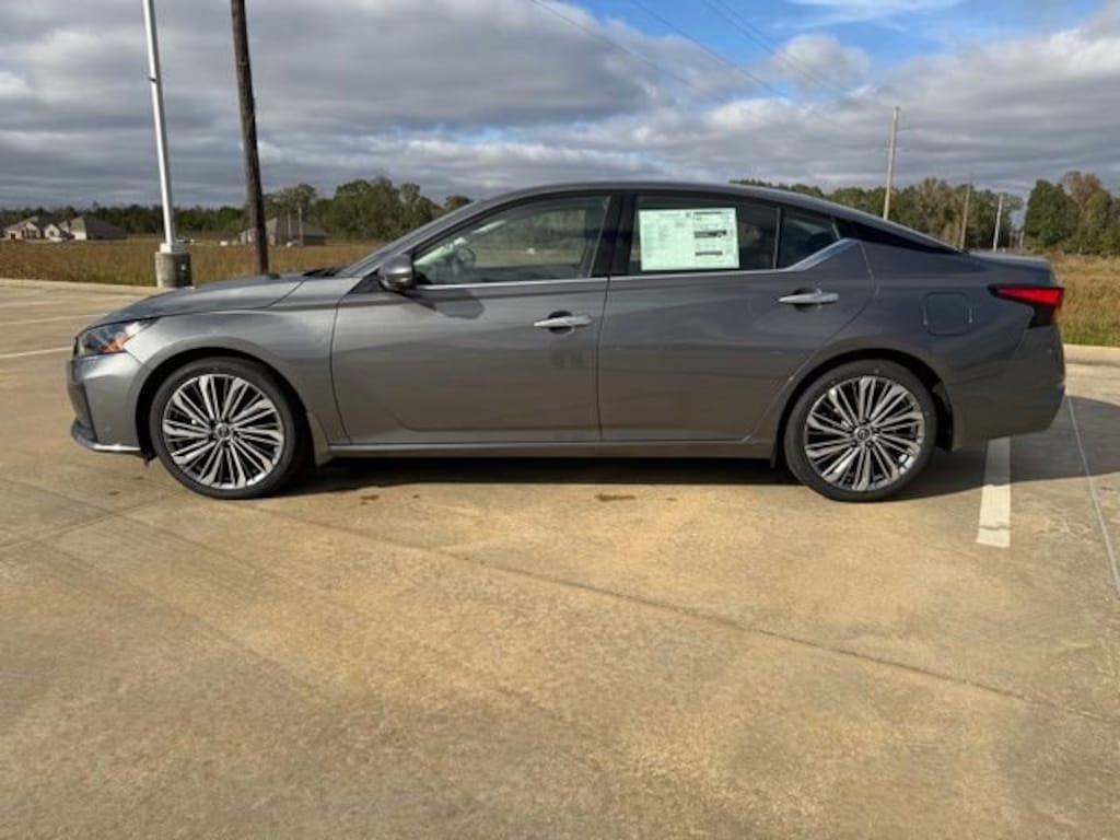 New 2025 Nissan Altima SL Sedan
