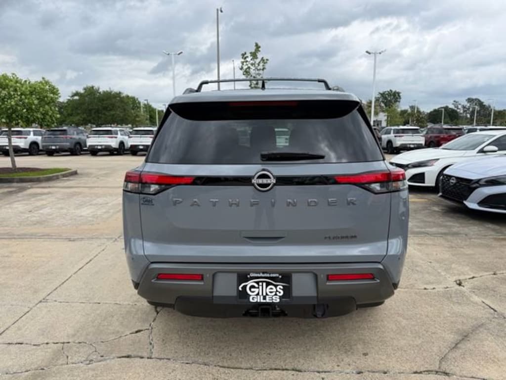 New 2026 Nissan Pathfinder Platinum SUV