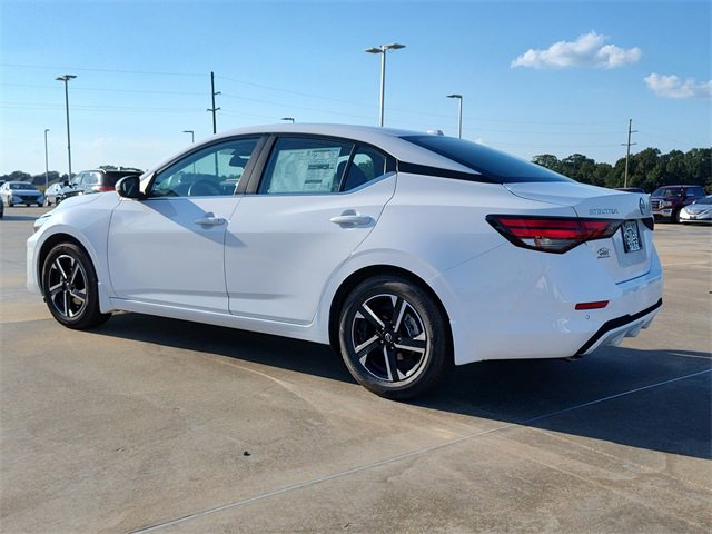 2025 Nissan Sentra SV photo 3