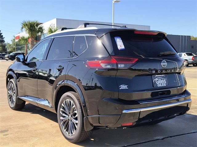 2026 Nissan Rogue Platinum photo 2