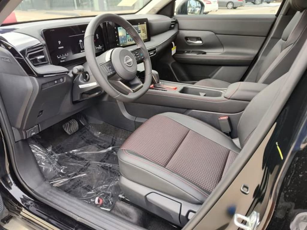 New 2025 Nissan Kicks SR SUV