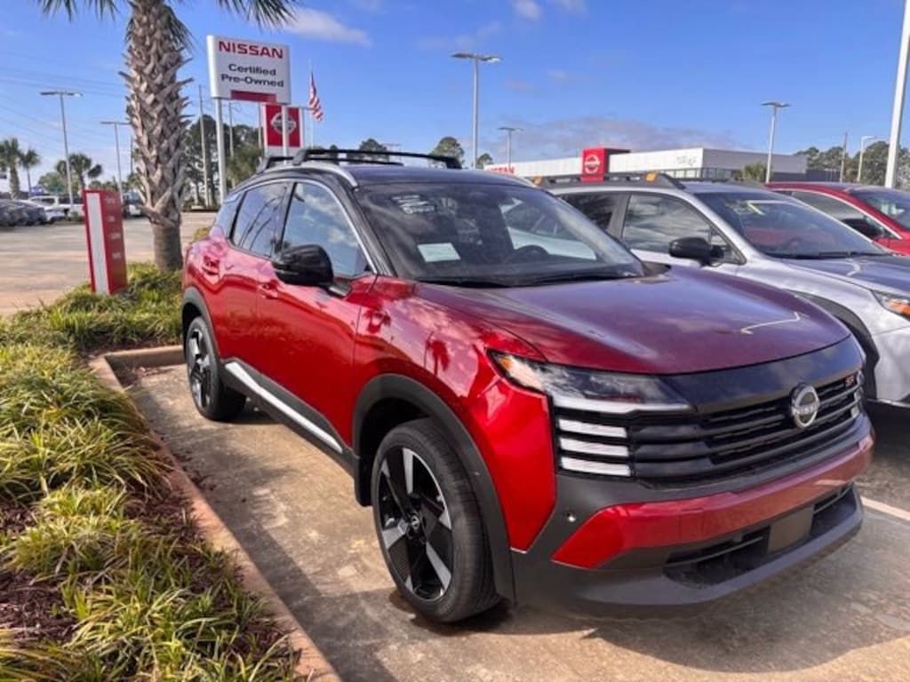 Used 2025 Nissan Kicks SR SUV