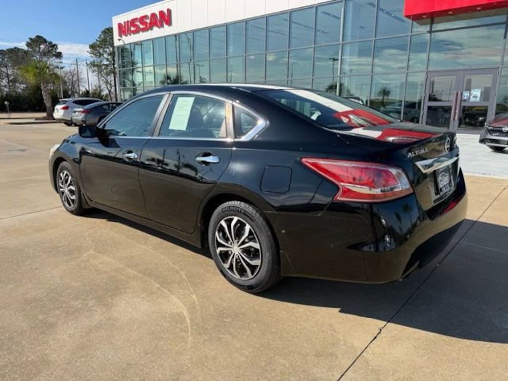 Used 2013 Nissan Altima 2.5 S Sedan