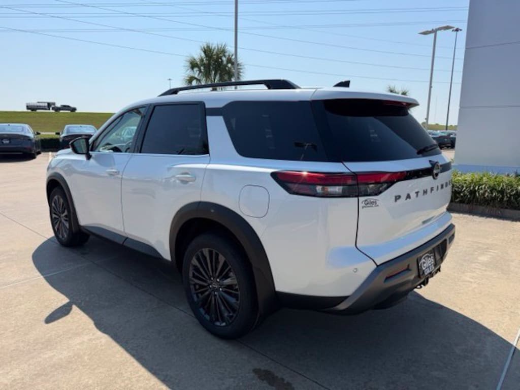 New 2026 Nissan Pathfinder SL SUV