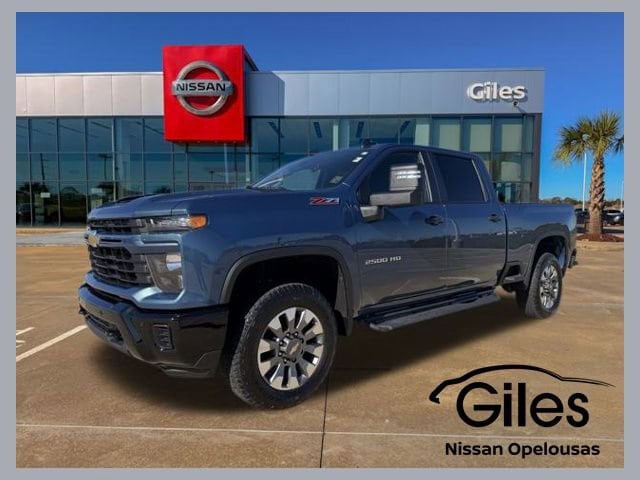 2025 Chevrolet Silverado 2500HD Custom's photo