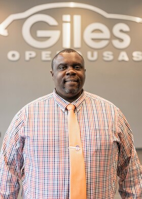 Staff member Willie Lazare from ID_030f1c2845a9