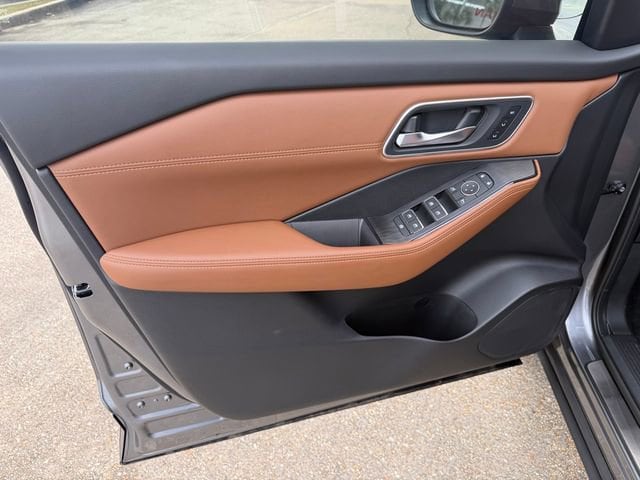 2026 Nissan Rogue Platinum - Photo 13