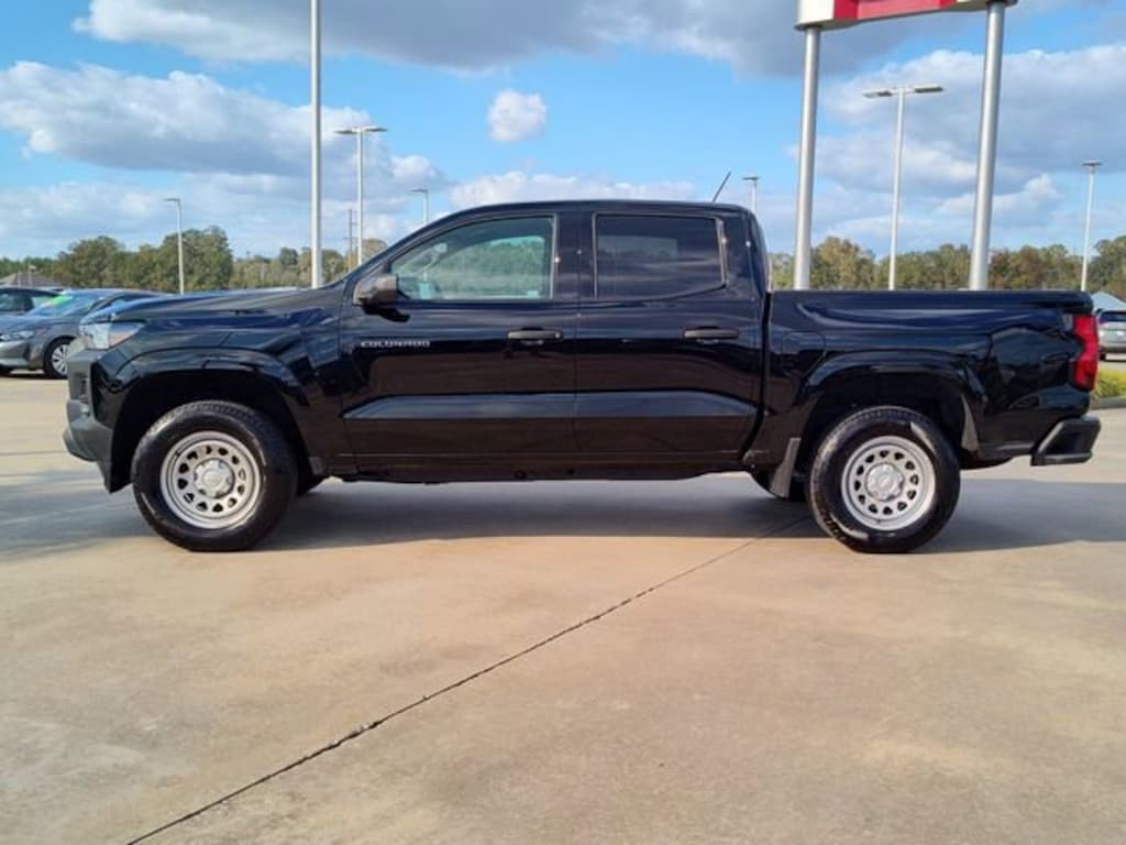 Used 2025 Chevrolet Colorado WT Truck Crew Cab
