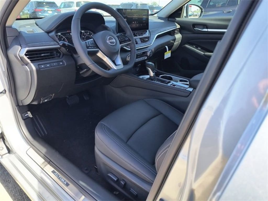 New 2025 Nissan Altima SL Sedan