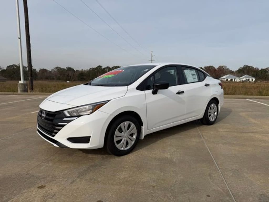 New 2025 Nissan Versa 1.6 S Sedan
