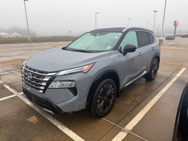 2024 Nissan Rogue Platinum's photo