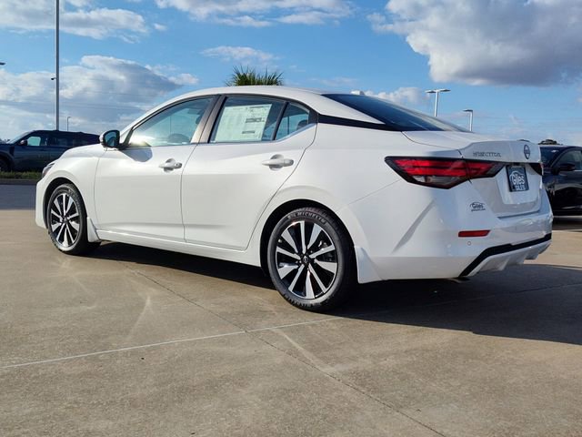 2025 Nissan Sentra SV photo 3