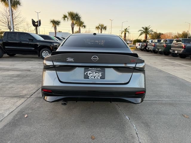 2026 Nissan Sentra SR - Photo 4