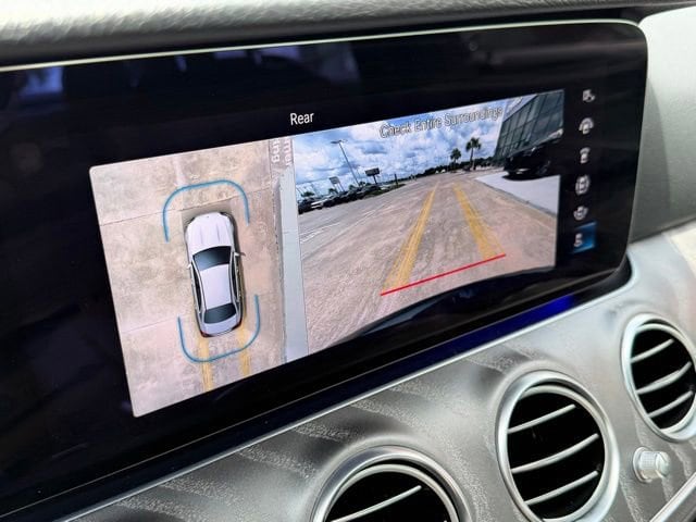 2022 Mercedes-Benz E-Class E350 - Photo 21